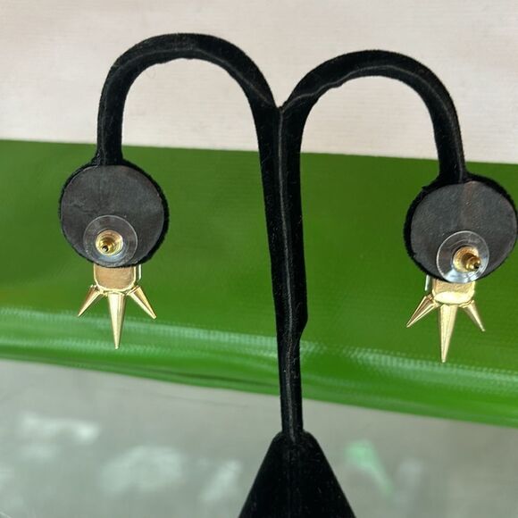 Green Stone w Gold Spike Earrings - Picture 4 of 5